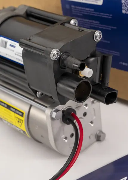 Компрессор пневмоподвески BMW X6M II (F86) 2014-2020