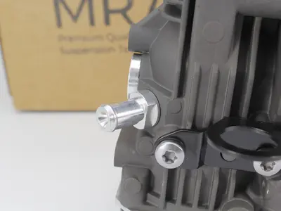 Компрессоры пневмоподвески Mercedes-Benz CL-Class III (C216) 6.3 , 6.5 AMG 2006-2014 MRAC02103; MRAC02903; НФ-00027002; НФ-00027789; НФ-00028118; 00-00001829; A2213200304; A2213200704; A2213200904; A2213201604; A2213201704; 2213200304; 2213200704; 2213200904; 2213201604; 2213201704; 10-255605; 10-255650; 157240205; 2Z0106; A19011; FGL51829; JTC258; SSP02593N — фото 4